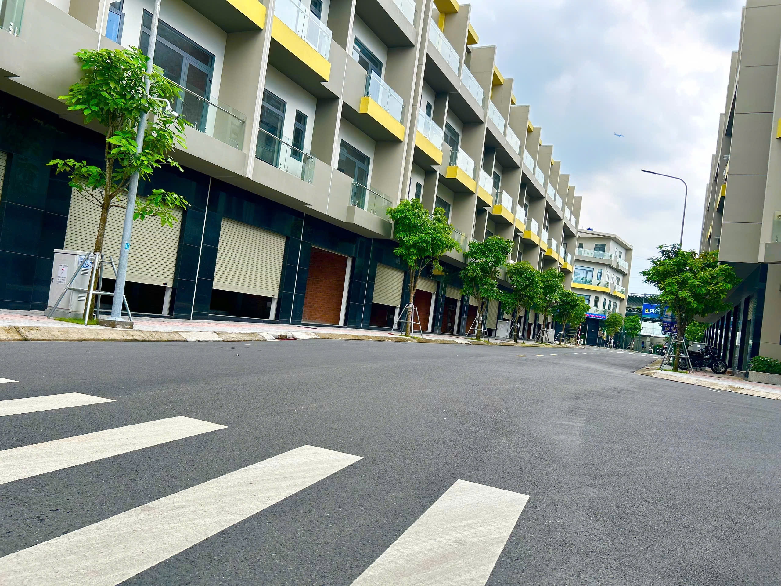 Hệ thống đường nội bộ rộng rãi